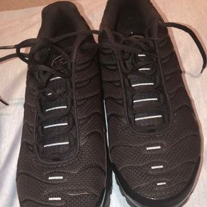 All Black Men’s Air Max Plus